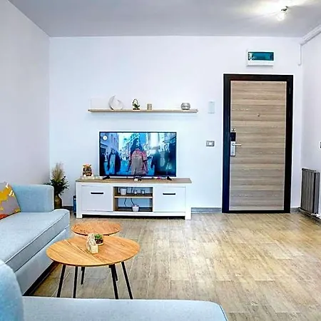 Ella Mamaia 3*