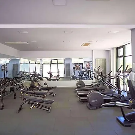 Ella Mamaia 3*